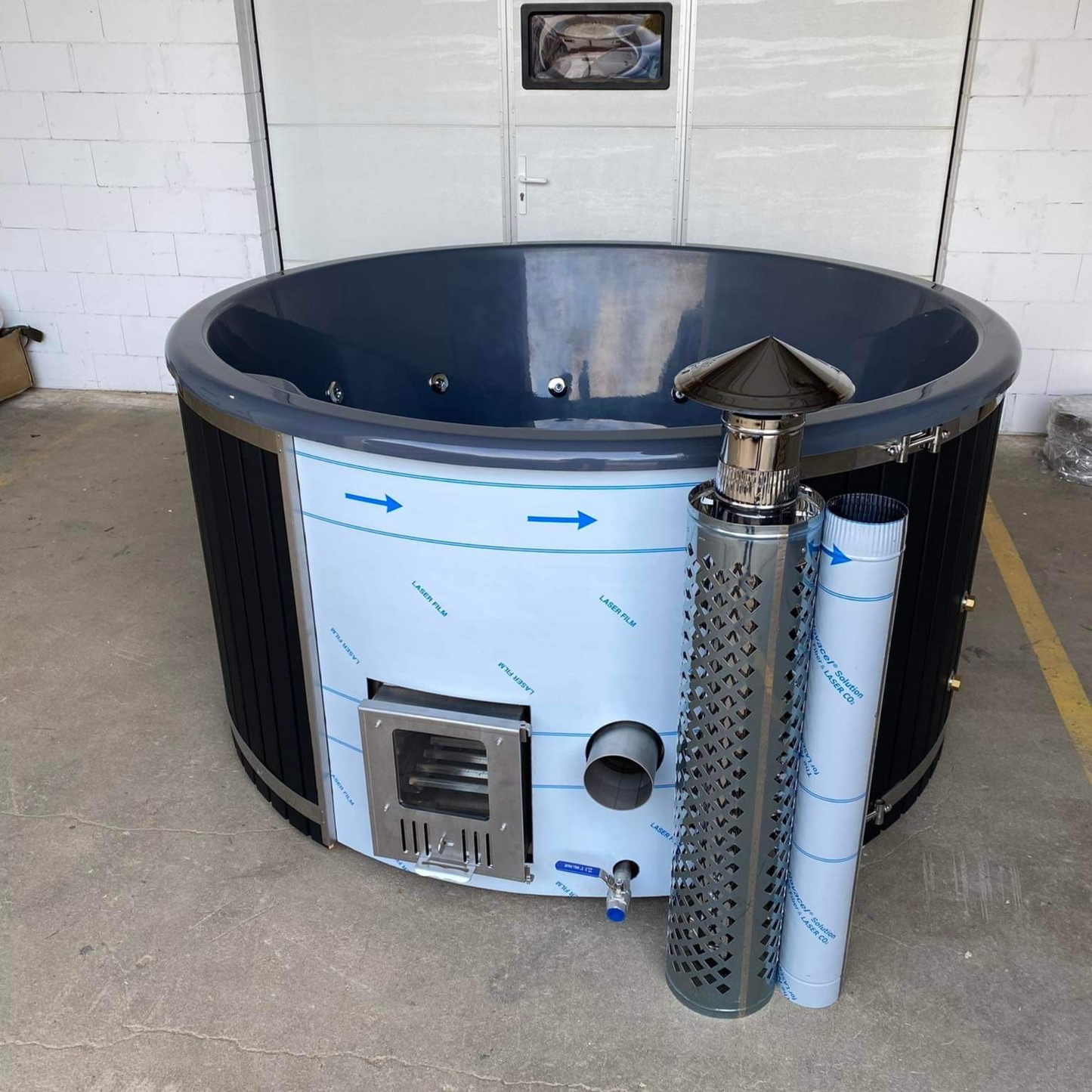 Hottub tot 4 personen met interne houtkachel en filter-200cm