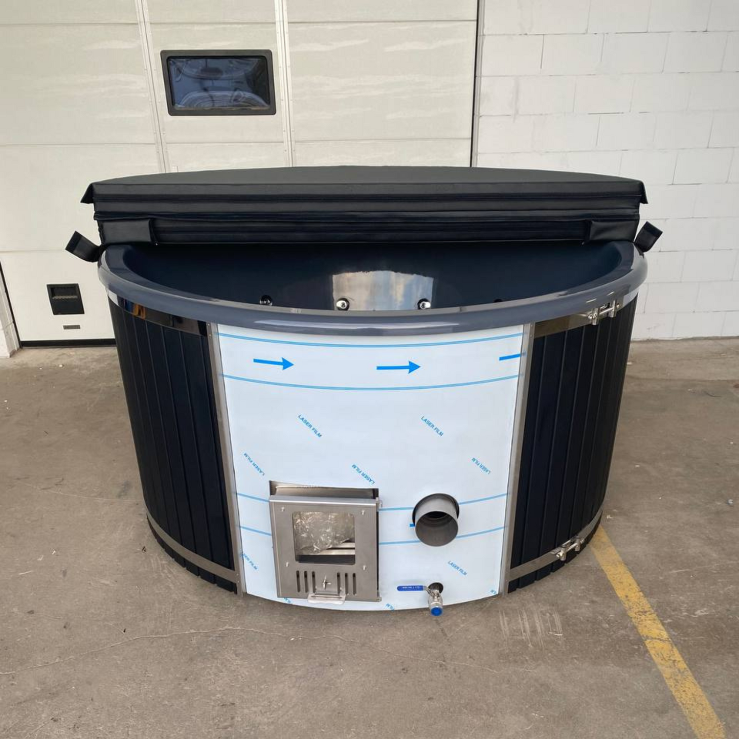 Hottub tot 4 personen met interne houtkachel en filter-200cm