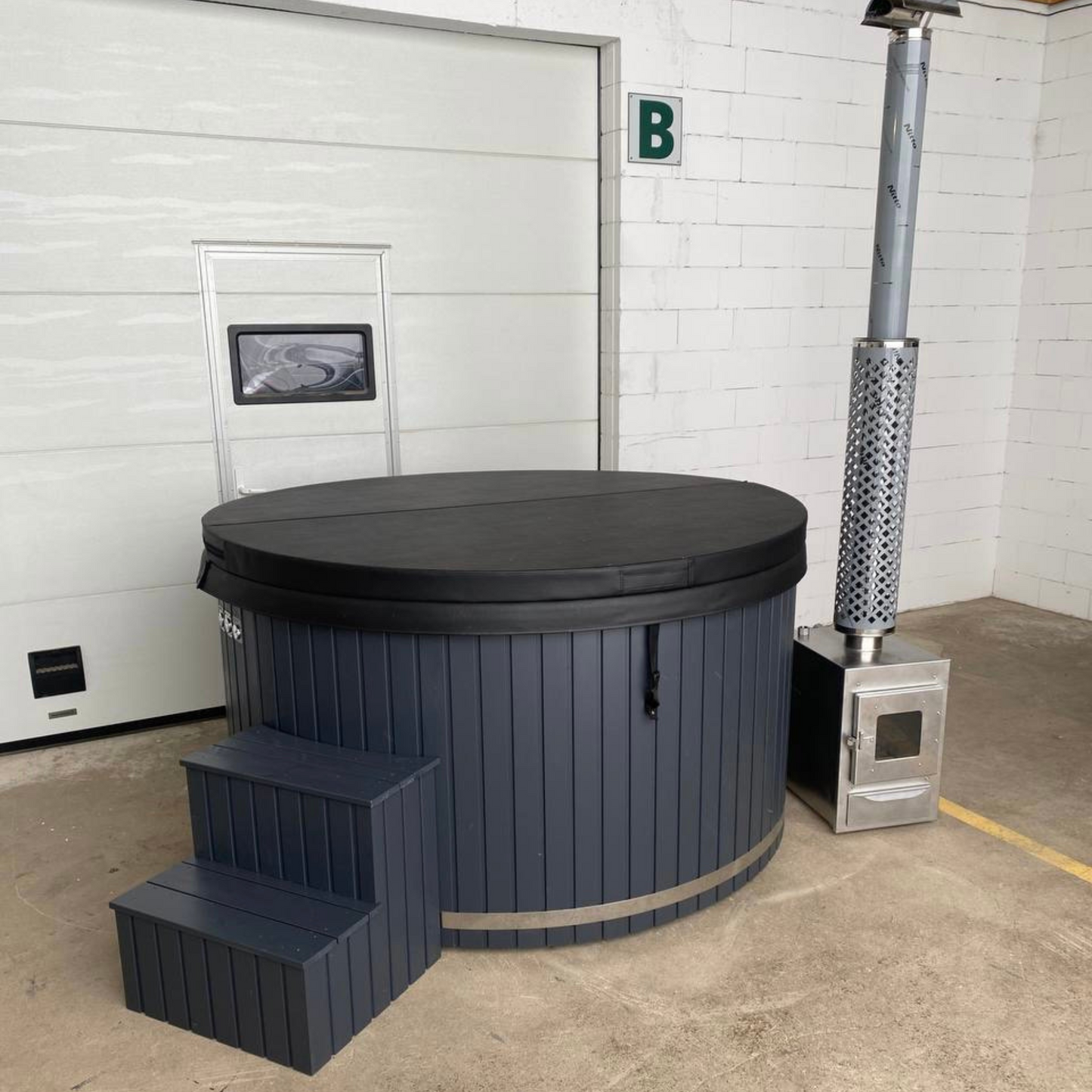 Hottub tot 6 personen met warmtepomp en filter met overzetbak-200cm